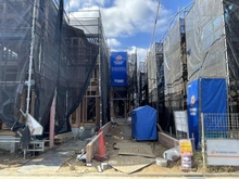 【埼玉県/所沢市東所沢和田】所沢市東所沢和田3丁目 新築戸建 8号棟 建築中の外観：全11棟／中央奥側