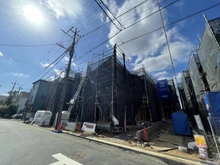 【埼玉県/所沢市東所沢和田】所沢市東所沢和田3丁目 新築戸建 9号棟 建築中の外観：全11棟／中央手前側　