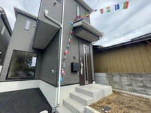【埼玉県/さいたま市桜区中島】さいたま市桜区中島4丁目　新築戸建　1号棟 建築中の外観：全4棟／右側