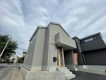 【埼玉県/さいたま市桜区中島】さいたま市桜区中島4丁目　新築戸建　2号棟 建築中の外観：全4棟／左側