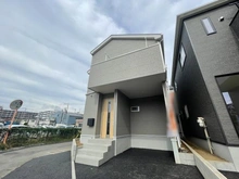 【埼玉県/さいたま市桜区中島】さいたま市桜区中島4丁目　新築戸建　2号棟 建築中の外観：全4棟／左側