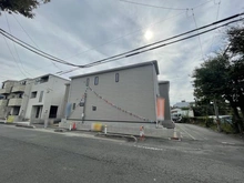 【埼玉県/さいたま市桜区中島】さいたま市桜区中島4丁目　新築戸建　3棟 建築中の外観：全4棟／中央手前