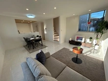 【埼玉県/さいたま市南区大字大谷口】さいたま市南区大谷口　新築戸建て　2号棟 リビング・ダイニング：※家具・調度品等は販売価格に含まれておりません