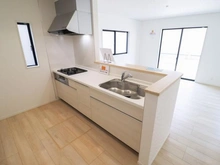 【埼玉県/朝霞市宮戸】朝霞市宮戸3丁目　新築戸建　1号棟 キッチン