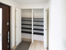 【埼玉県/朝霞市宮戸】朝霞市宮戸3丁目　新築戸建　4号棟 玄関