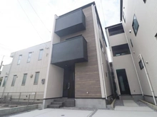 【神奈川県/川崎市川崎区大島】川崎区大島5期3号棟 建築中の外観：全3区画
写真中央の物件