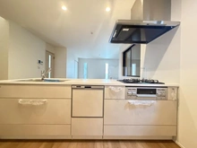 【神奈川県/横浜市鶴見区梶山】横浜市鶴見区梶山一丁目　新築戸建　一号棟 キッチン