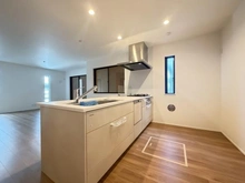 【神奈川県/横浜市鶴見区梶山】横浜市鶴見区梶山一丁目　新築戸建　一号棟 キッチン