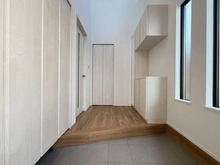 【神奈川県/横浜市鶴見区梶山】横浜市鶴見区梶山一丁目　新築戸建　一号棟 玄関