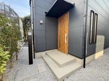 【神奈川県/横浜市鶴見区梶山】横浜市鶴見区梶山一丁目　新築戸建　一号棟 玄関