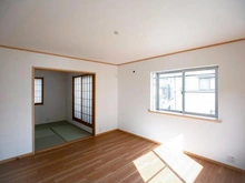 【神奈川県/横浜市鶴見区栄町通】鶴見区栄町通2丁目　中古戸建 リビング・ダイニング