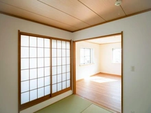 【神奈川県/横浜市鶴見区栄町通】鶴見区栄町通2丁目　中古戸建 和室：2階