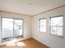 【神奈川県/横浜市鶴見区栄町通】鶴見区栄町通2丁目　中古戸建 洋室：3階南側6.0帖