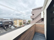 【神奈川県/横浜市鶴見区栄町通】鶴見区栄通一丁目 　中古戸建 バルコニー：3階