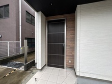 【神奈川県/横浜市鶴見区栄町通】鶴見区栄通一丁目 　中古戸建 玄関