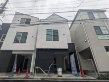 【神奈川県/横浜市鶴見区本町通】クラブアールアーバン鶴見SITE-A 外観：全3棟　道路側　右側