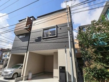 【神奈川県/川崎市川崎区藤崎】川崎区藤崎4丁目 新築戸建 C号棟 外観:全3棟現場
写真右側の物件です。