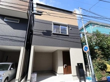 【神奈川県/川崎市川崎区藤崎】川崎区藤崎4丁目 新築戸建 C号棟 外観:全3棟現場
写真右側の物件です。