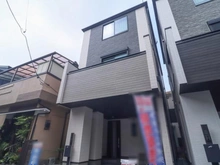 【神奈川県/川崎市幸区塚越】川崎市幸区塚越2丁目　新築分譲住宅2号棟 外観：全2棟現場
向かって左側の建物です。（写真では中央にある物件）