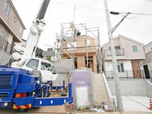 【神奈川県/横浜市鶴見区北寺尾】フォーシーズンズコート北寺尾II No.8 建築中の外観:全18区画
写真中央の物件