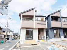 【大阪府/枚方市渚東町】枚方市渚東町　新築戸建て　1号棟 建築中の外観：全2区画左側