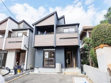 【大阪府/枚方市渚東町】枚方市渚東町　新築戸建て　2号棟 建築中の外観：全2区画右側