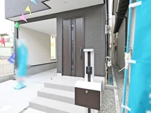 【大阪府/高槻市明野町】高槻市第5明野町　新築戸建 アプローチ