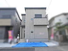 【大阪府/高槻市柱本新町】高槻市柱本新町　A号棟 外観：全2区画（右側）