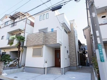 【大阪府/高槻市郡家新町】高槻市郡家新町　新築戸建 A号棟 外観：全1棟真ん中