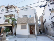 【大阪府/高槻市郡家新町】高槻市郡家新町　新築戸建 A号棟 外観：全1棟真ん中