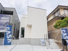 【大阪府/茨木市山手台】茨木市山手台五丁目　戸建2号地 外観：全2区画　右側