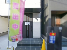 【大阪府/高槻市天川新町】高槻市天川新町　新築戸建て　1号地 アプローチ：全2区画（左側　写真中央）