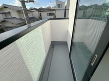 【大阪府/高槻市東五百住町】高槻市東五百住町1期2号棟 新築戸建 バルコニー