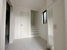 【大阪府/高槻市東五百住町】高槻市東五百住町1期2号棟 新築戸建 玄関