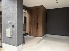 【大阪府/高槻市寿町】高槻市寿町3丁目 中古戸建 アプローチ