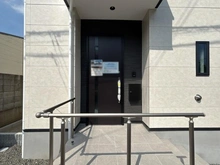 【大阪府/高槻市南平台】高槻市南平台二丁目　戸建　1号棟 アプローチ