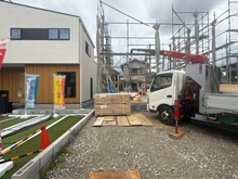 【大阪府/高槻市郡家本町】高槻市郡家本町　新築戸建 2号地 建築中の外観：全3区画　中央