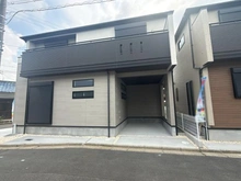 【大阪府/枚方市山之上】枚方市山之上2丁目 新築戸建 1号棟 外観：全3区画（左側）