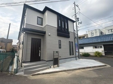 【大阪府/枚方市山之上】枚方市山之上2丁目 新築戸建 1号棟 外観：全3区画（左側）