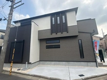 【大阪府/枚方市山之上】枚方市山之上2丁目 新築戸建 3号棟 外観：全3区画（右側）