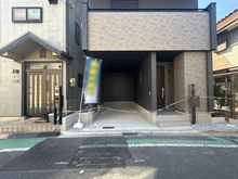 【大阪府/高槻市春日町】高槻市春日町277番 新築戸建 駐車場
