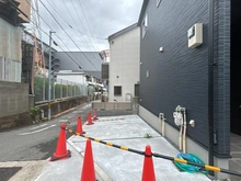 【大阪府/高槻市下田部町】高槻市下田部町2丁目 新築戸建 駐車場