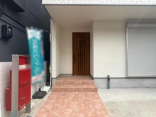 【大阪府/高槻市竹の内町】高槻市竹の内町 中古戸建 玄関