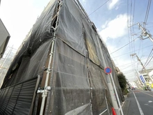 【東京都/目黒区碑文谷】目黒区碑文谷1丁目　新築戸建A号棟 建築中の外観：２棟現場　写真中央