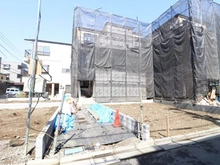 【東京都/荒川区町屋】町屋6期　2号棟 建築中の外観：全2区画、全2棟現場、2号棟