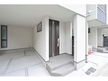 【東京都/墨田区墨田】墨田区墨田5丁目 借地権付新築戸建A号棟 玄関
