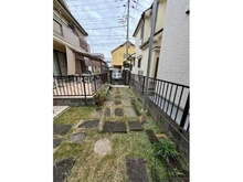 【東京都/三鷹市上連雀】三鷹市上連雀9丁目　戸建 アプローチ