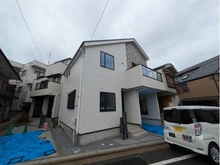 【東京都/江戸川区北篠崎】江戸川区北篠崎2丁目新築戸建2号棟（全2号棟） 外観：全2棟　写真中央