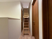 【東京都/豊島区高松】豊島区高松2丁目新築戸建 小屋裏収納に続く階段