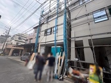 【東京都/江東区東砂】江東区東砂4丁目新築戸建 2号棟 建築中の外観：左側（全2棟）